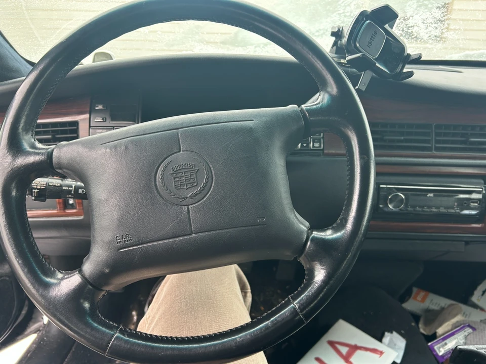 1995 Cadillac DeVille 7th Gen - Image 9 of 15