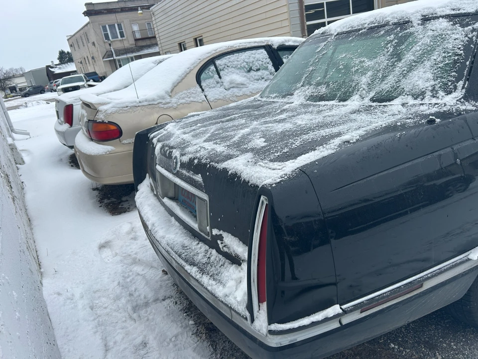 1995 Cadillac DeVille 7th Gen - Image 5 of 15