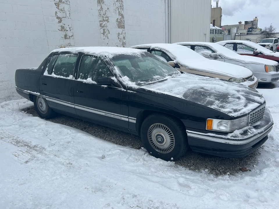1995 Cadillac DeVille 7th Gen - Image 3 of 15