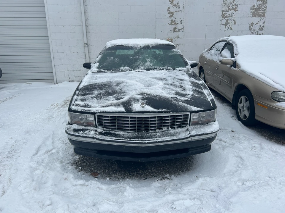 1995 Cadillac DeVille 7th Gen - Image 4 of 15