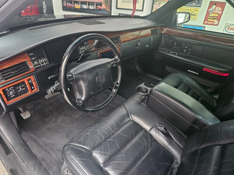 1995 Cadillac DeVille 7th Gen - Image 2 of 21