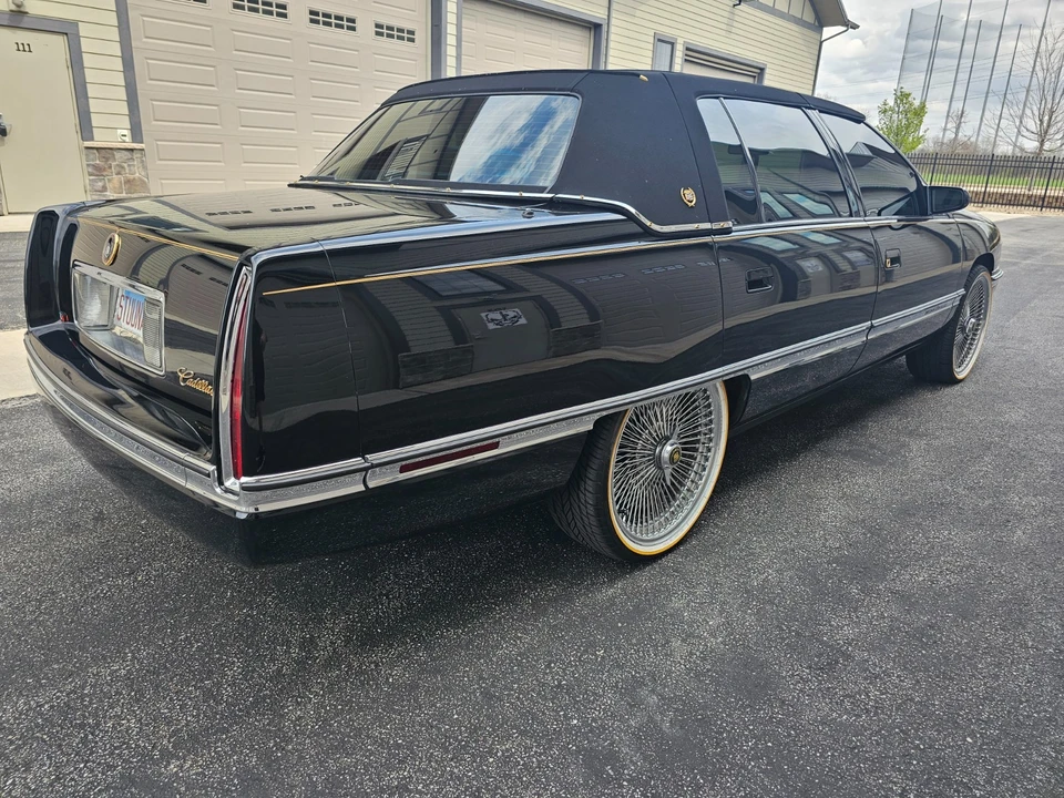 1995 Cadillac DeVille 7th Gen - Image 5 of 21
