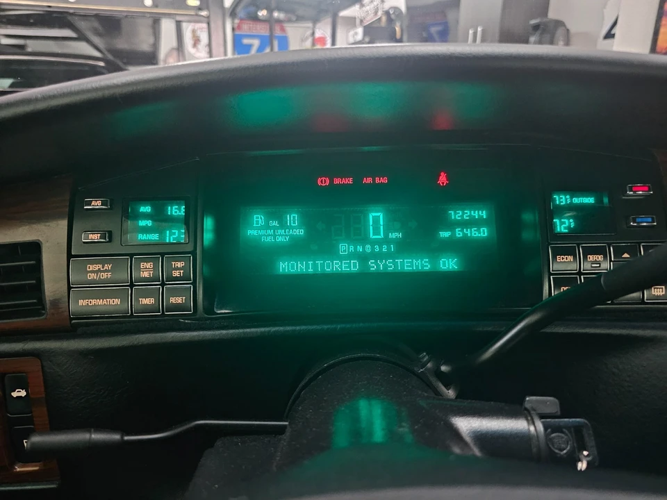 1995 Cadillac DeVille 7th Gen - Image 14 of 21