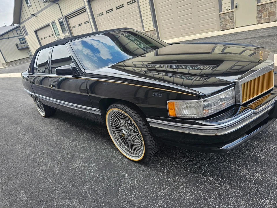 1995 Cadillac DeVille 7th Gen - Image 4 of 21