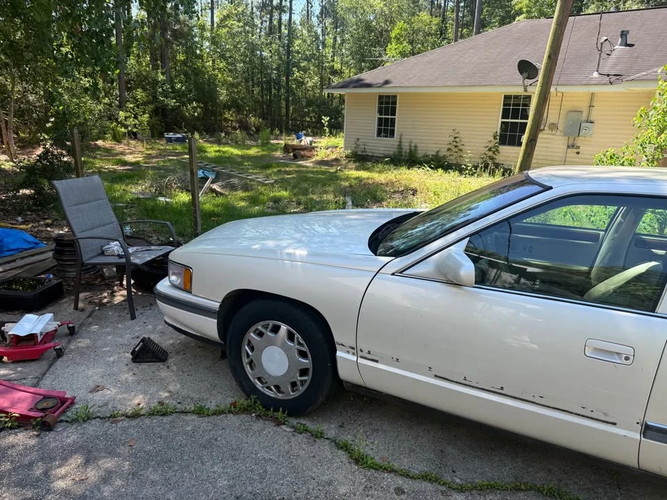 1995 Cadillac DeVille 7th Gen - Image 7 of 14