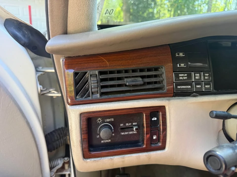 1995 Cadillac DeVille 7th Gen - Image 14 of 14