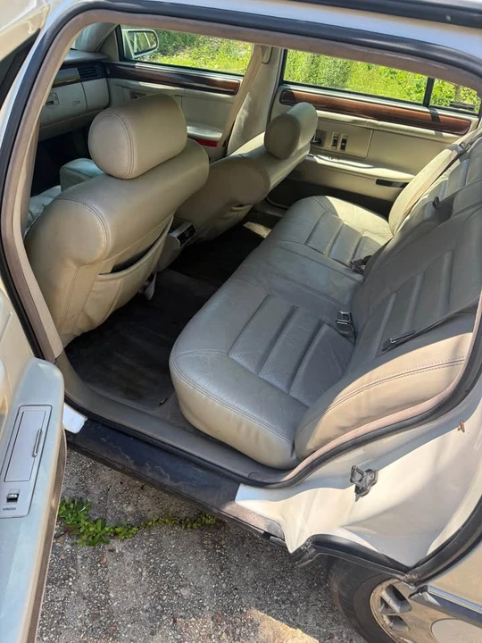 1995 Cadillac DeVille 7th Gen - Image 3 of 14