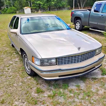 1995 Cadillac DeVille Sedan 4D