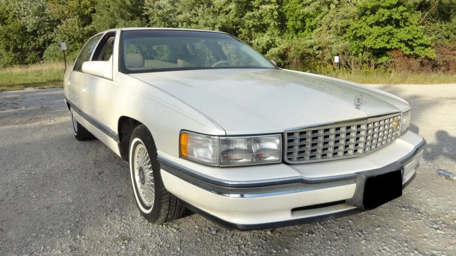 1995 Cadillac DeVille 7th Gen - Image 10 of 10