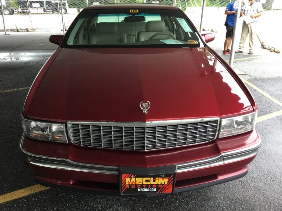 1995 Cadillac DeVille 7th Gen - Image 2 of 6
