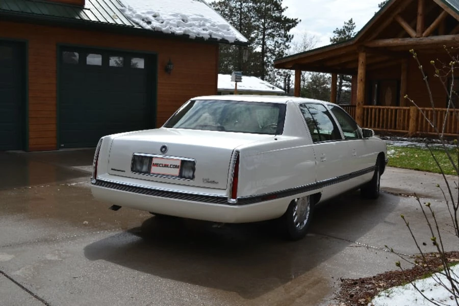 1995 Cadillac DeVille 7th Gen - Image 2 of 7