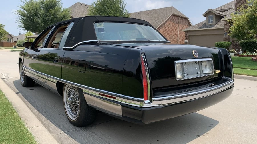 1995 Cadillac DeVille 7th Gen - Image 2 of 14