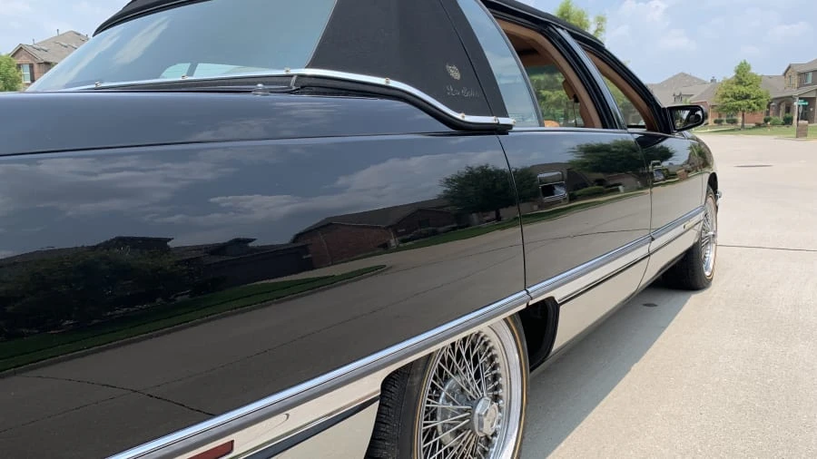 1995 Cadillac DeVille 7th Gen - Image 11 of 14