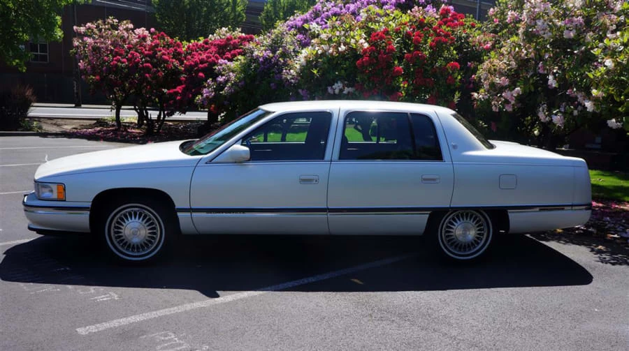 1995 Cadillac DeVille 7th Gen - Image 2 of 11