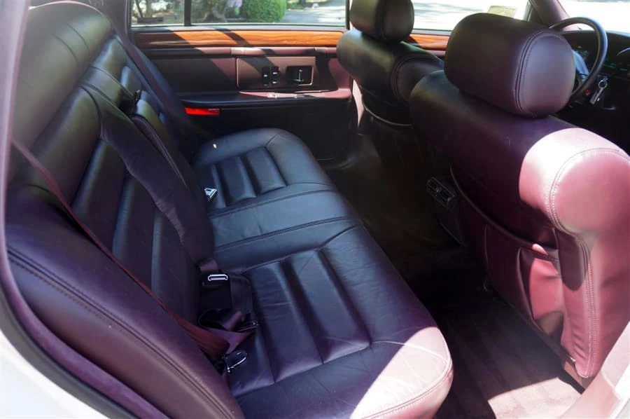 1995 Cadillac DeVille 7th Gen - Image 6 of 11