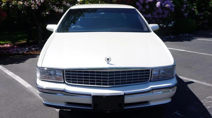 1995 Cadillac DeVille 7th Gen - Image 8 of 11