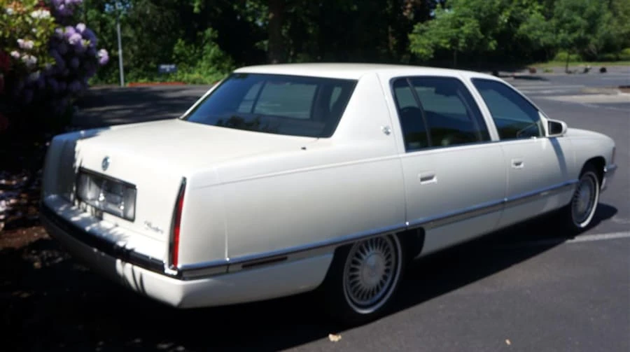 1995 Cadillac DeVille 7th Gen - Image 10 of 11