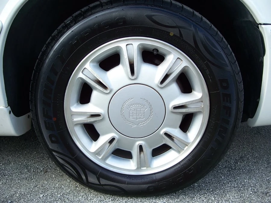 1995 Cadillac Eldorado 12th Gen - Image 24 of 31