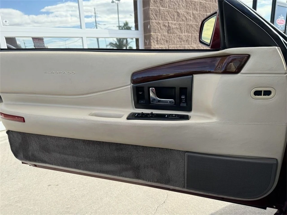 1995 Cadillac Eldorado 12th Gen - Image 16 of 31