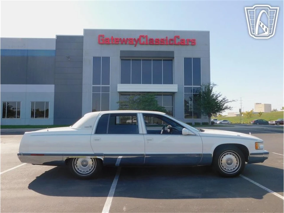 1995 Cadillac Fleetwood - Image 6 of 31