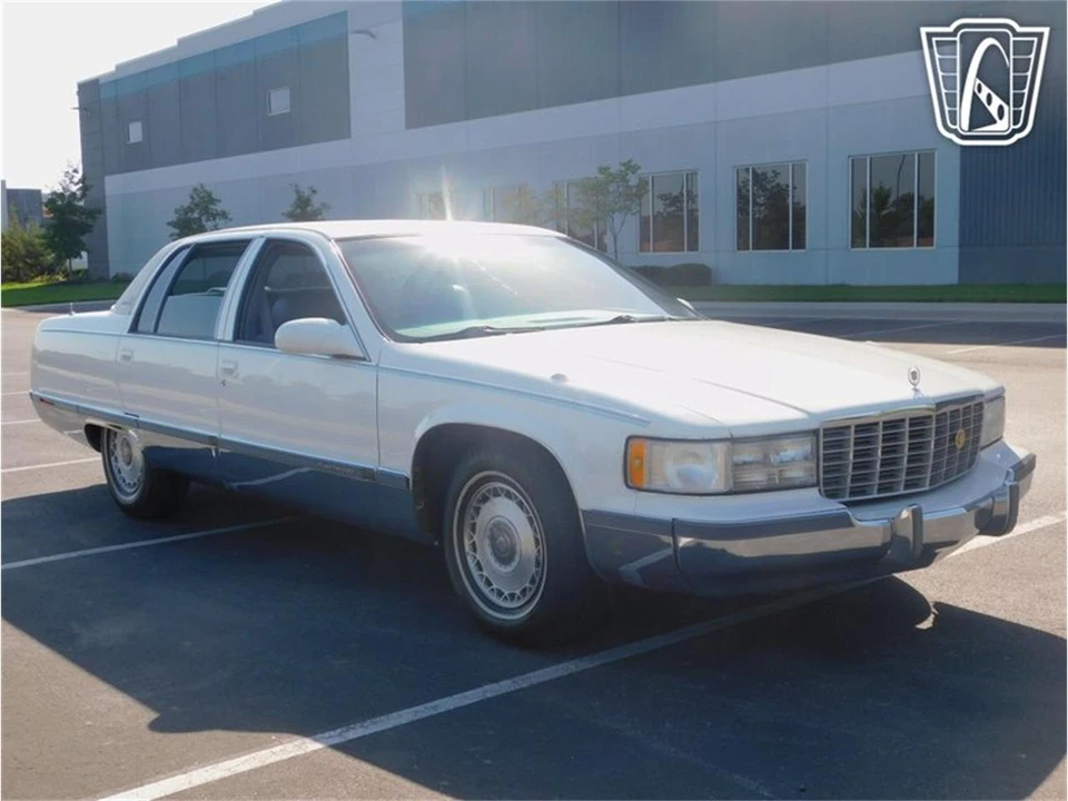 1995 Cadillac Fleetwood - Image 7 of 31