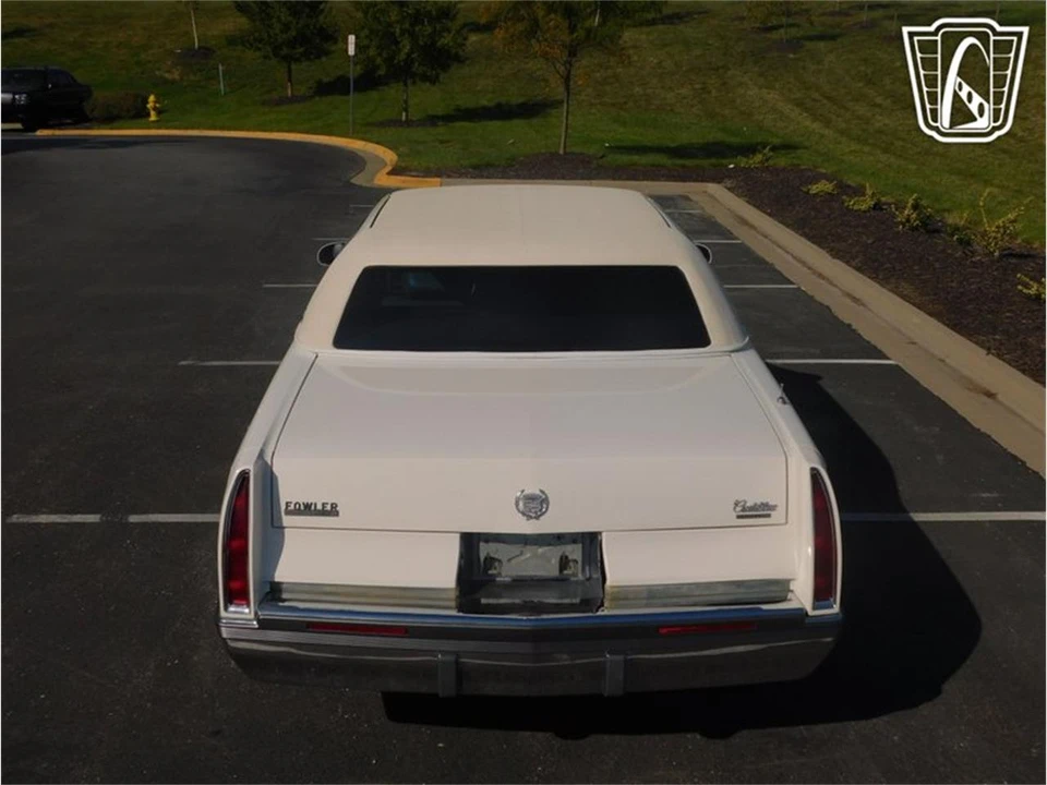 1995 Cadillac Fleetwood - Image 12 of 31