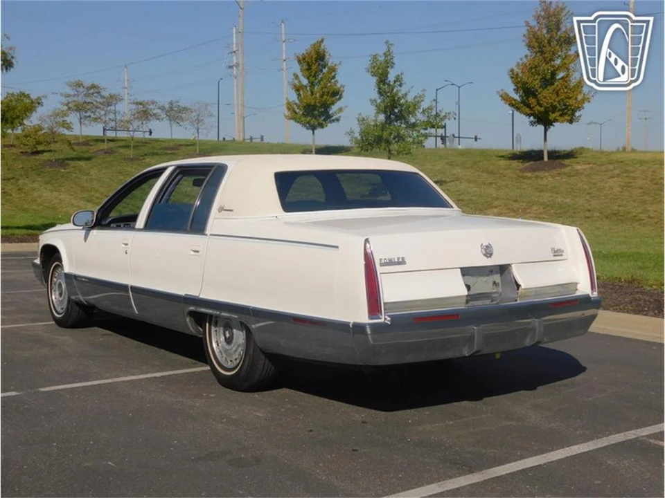 1995 Cadillac Fleetwood - Image 3 of 31
