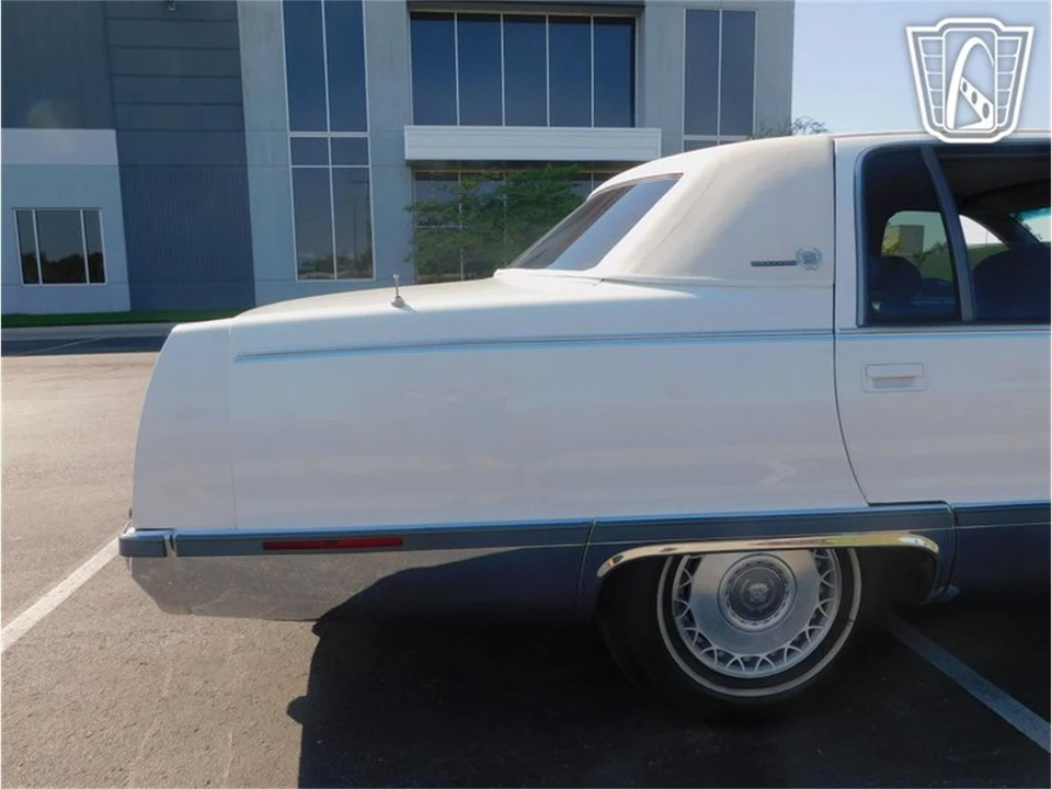 1995 Cadillac Fleetwood - Image 31 of 31