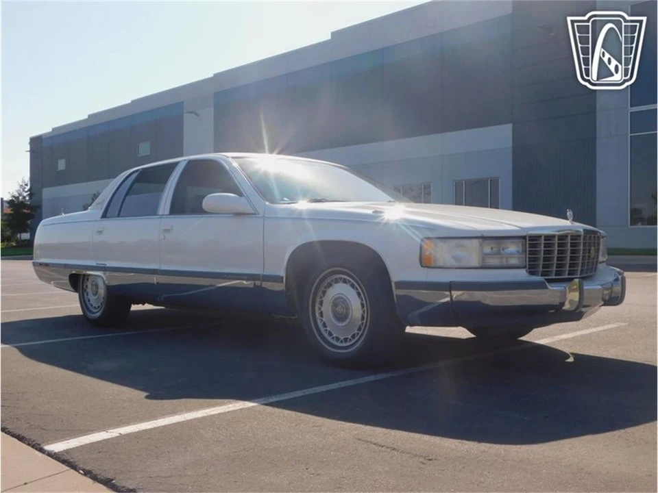 1995 Cadillac Fleetwood - Image 23 of 31