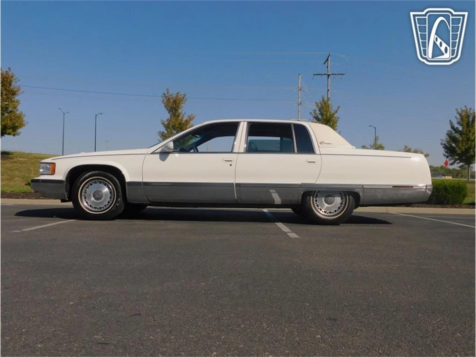 1995 Cadillac Fleetwood - Image 18 of 31
