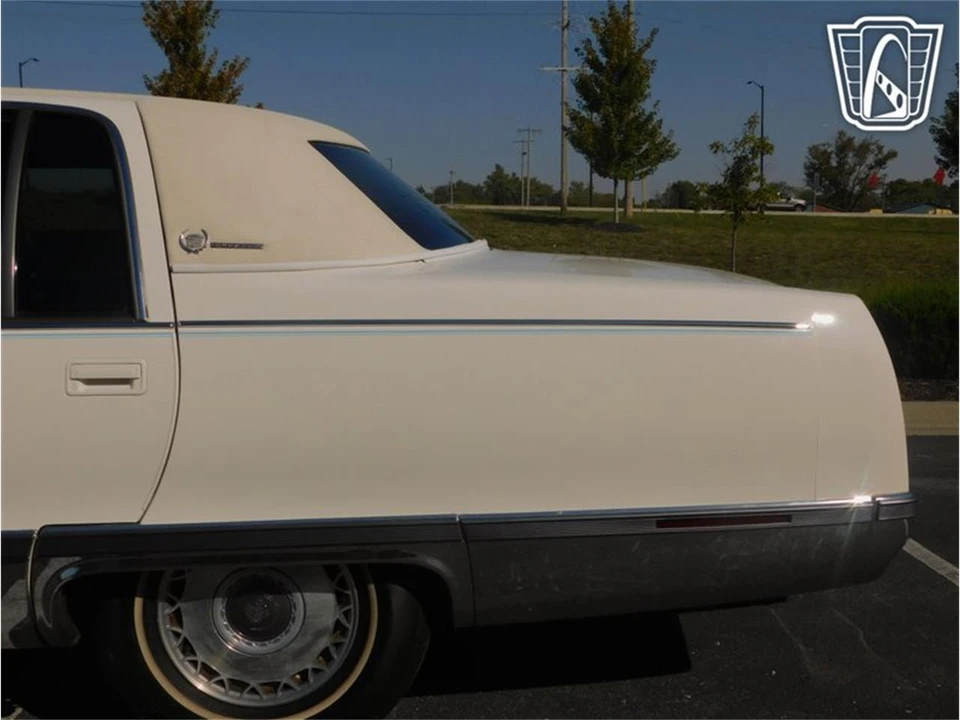 1995 Cadillac Fleetwood - Image 29 of 31
