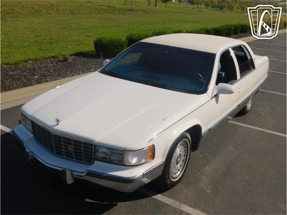 1995 Cadillac Fleetwood - Image 9 of 31