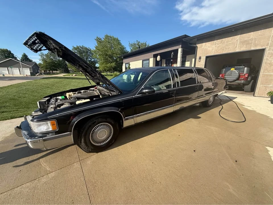 1995 Cadillac Fleetwood - Image 9 of 18