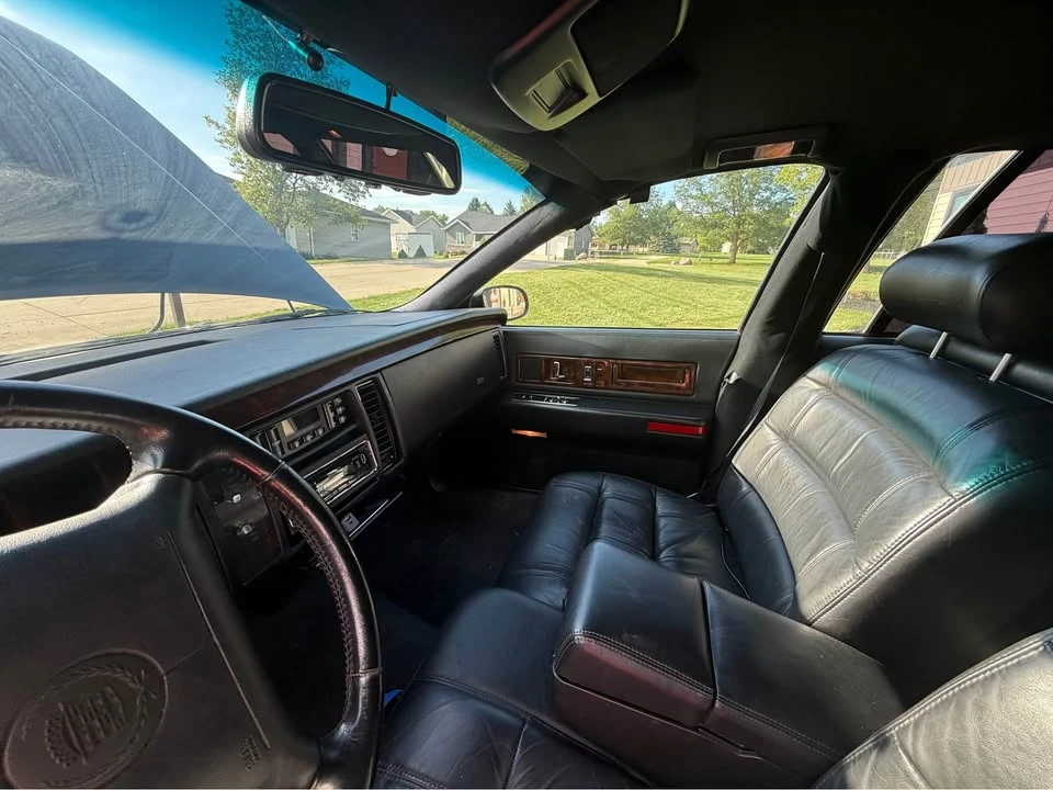 1995 Cadillac Fleetwood - Image 11 of 18
