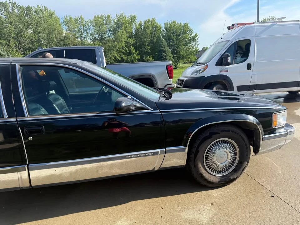 1995 Cadillac Fleetwood - Image 8 of 18