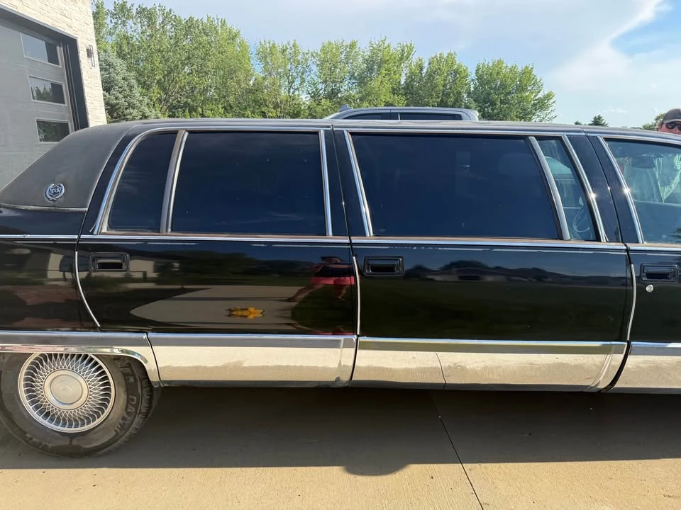 1995 Cadillac Fleetwood - Image 7 of 18