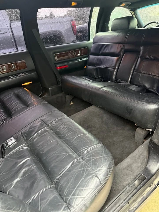 1995 Cadillac Fleetwood - Image 17 of 18