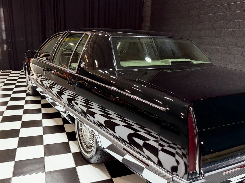1995 Cadillac Fleetwood - Image 28 of 31