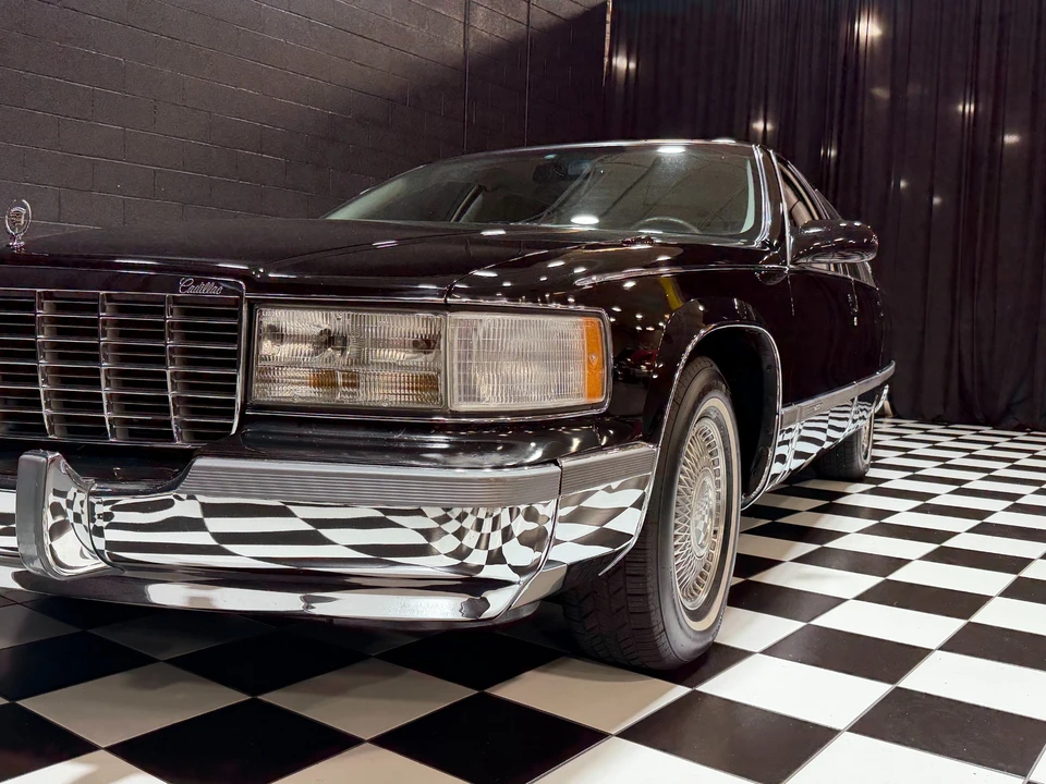 1995 Cadillac Fleetwood - Image 11 of 31