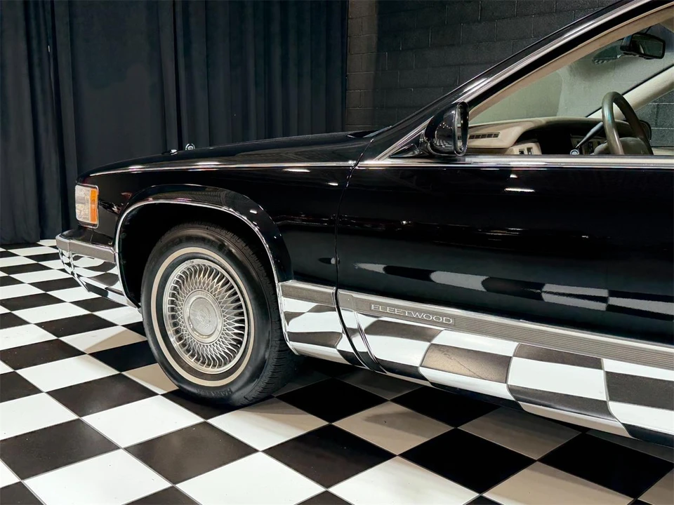1995 Cadillac Fleetwood - Image 30 of 31