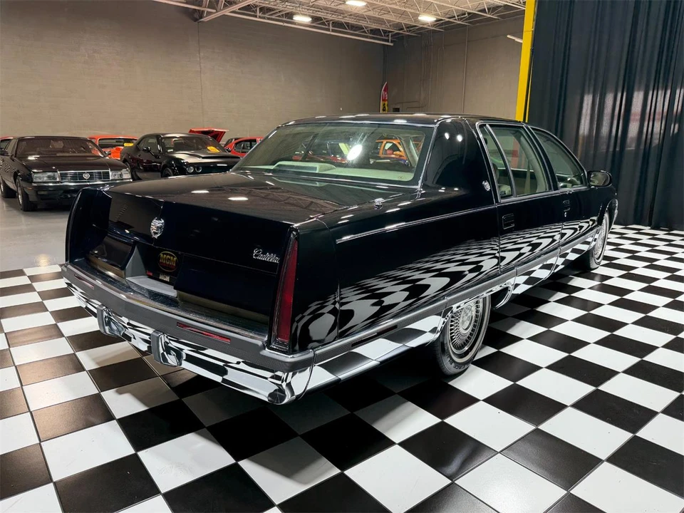 1995 Cadillac Fleetwood - Image 20 of 31