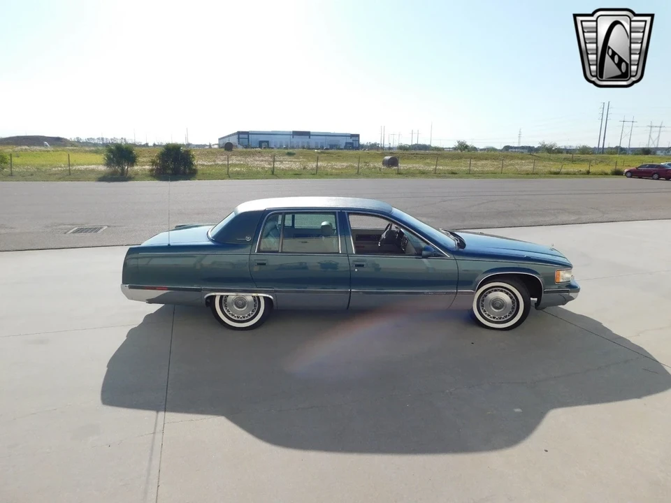 1995 Cadillac Fleetwood - Image 8 of 12