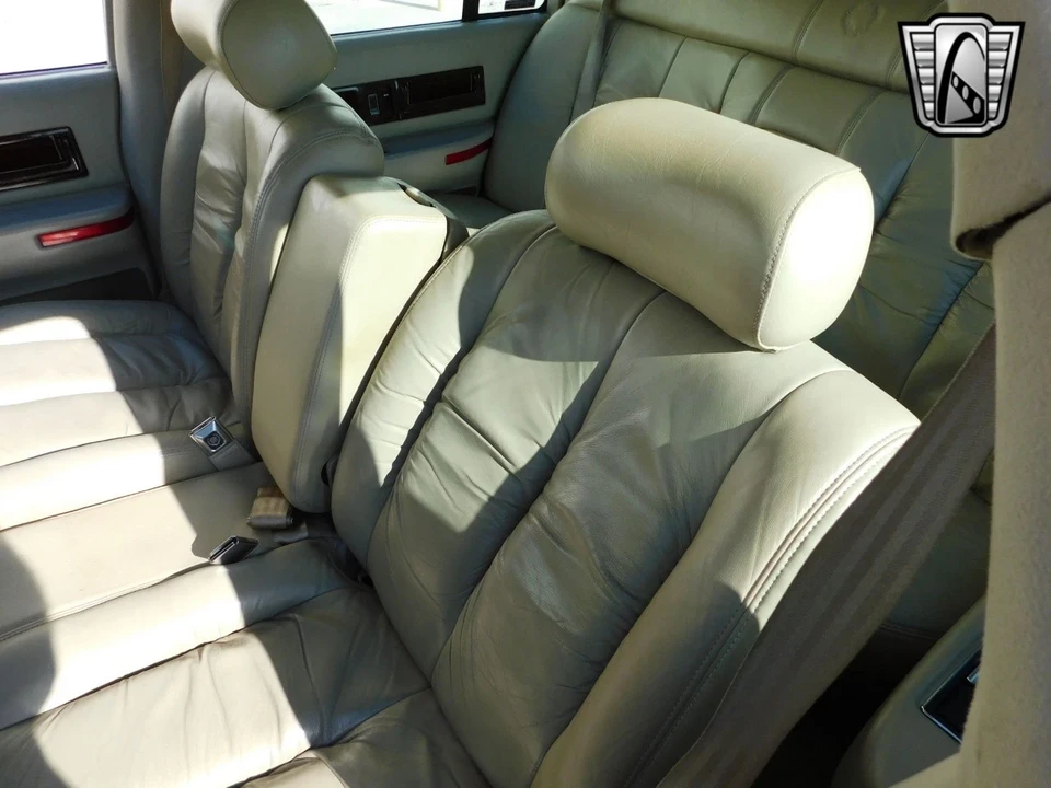 1995 Cadillac Fleetwood - Image 11 of 12