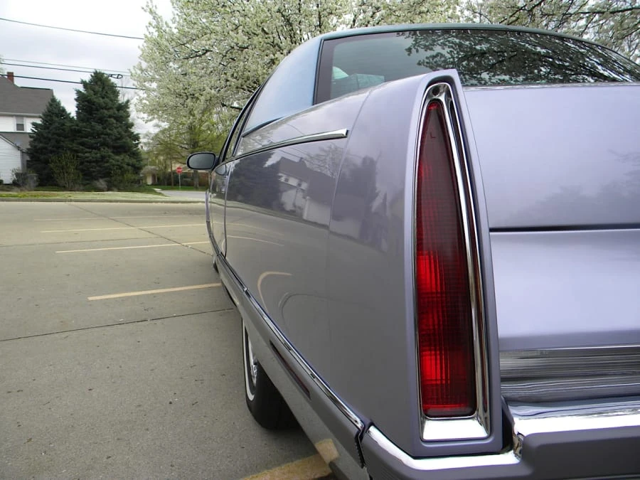 1995 Cadillac Fleetwood - Image 5 of 7