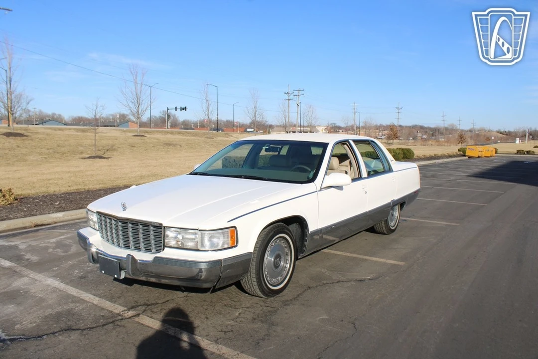 1995 Cadillac Fleetwood - Image 3 of 12