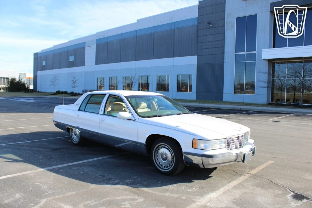 1995 Cadillac Fleetwood - Image 9 of 12