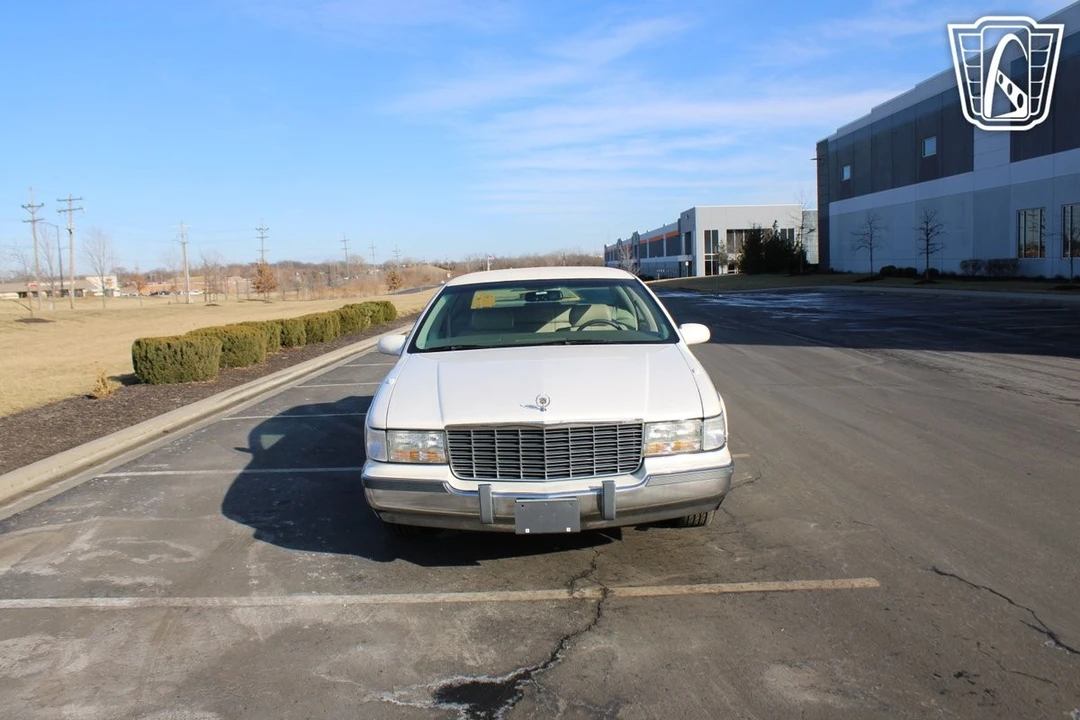1995 Cadillac Fleetwood - Image 10 of 12