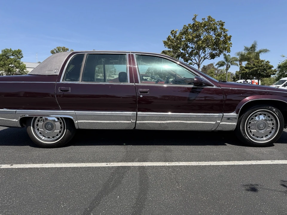 1995 Cadillac Fleetwood - Image 8 of 23