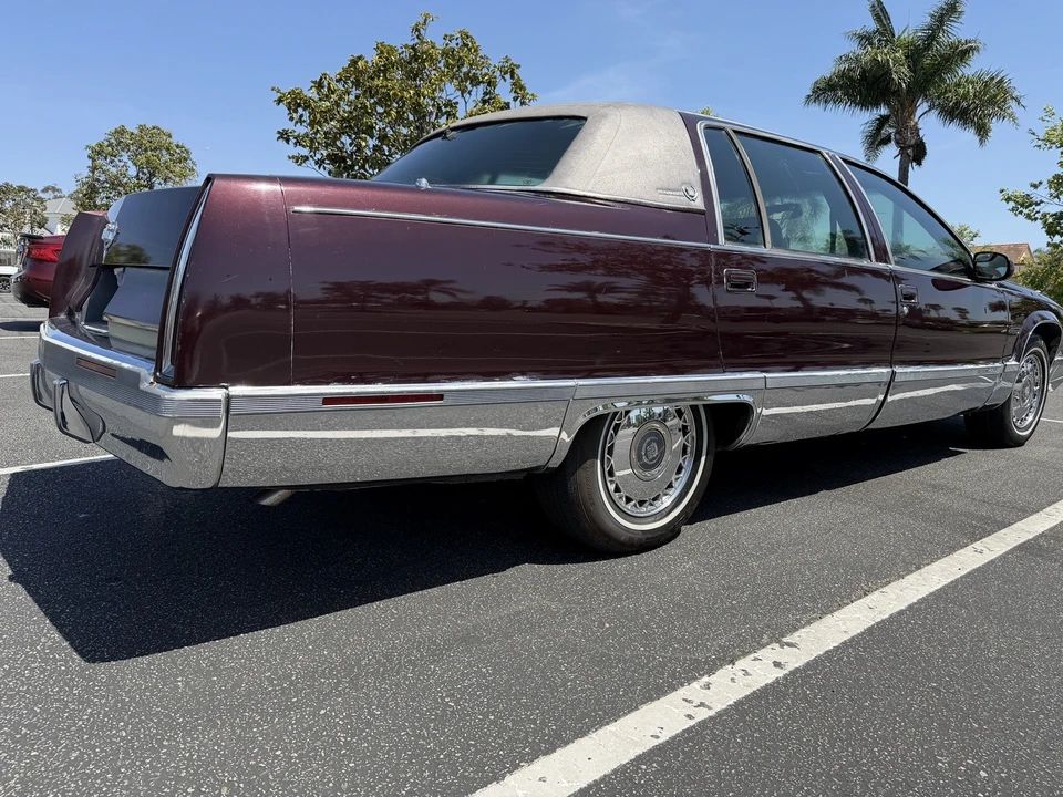 1995 Cadillac Fleetwood - Image 11 of 23