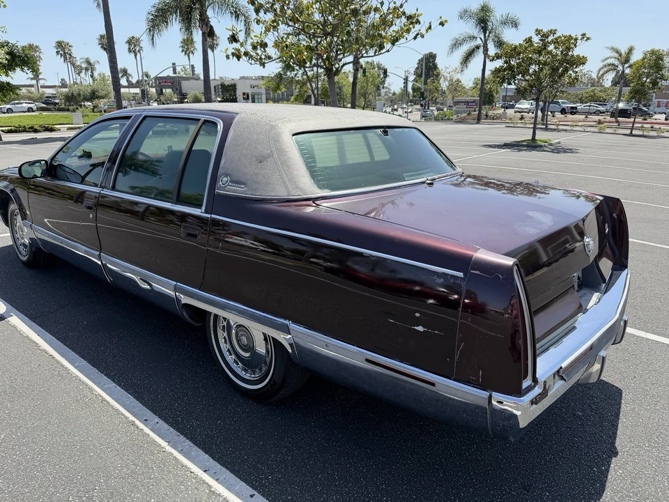 1995 Cadillac Fleetwood - Image 15 of 23